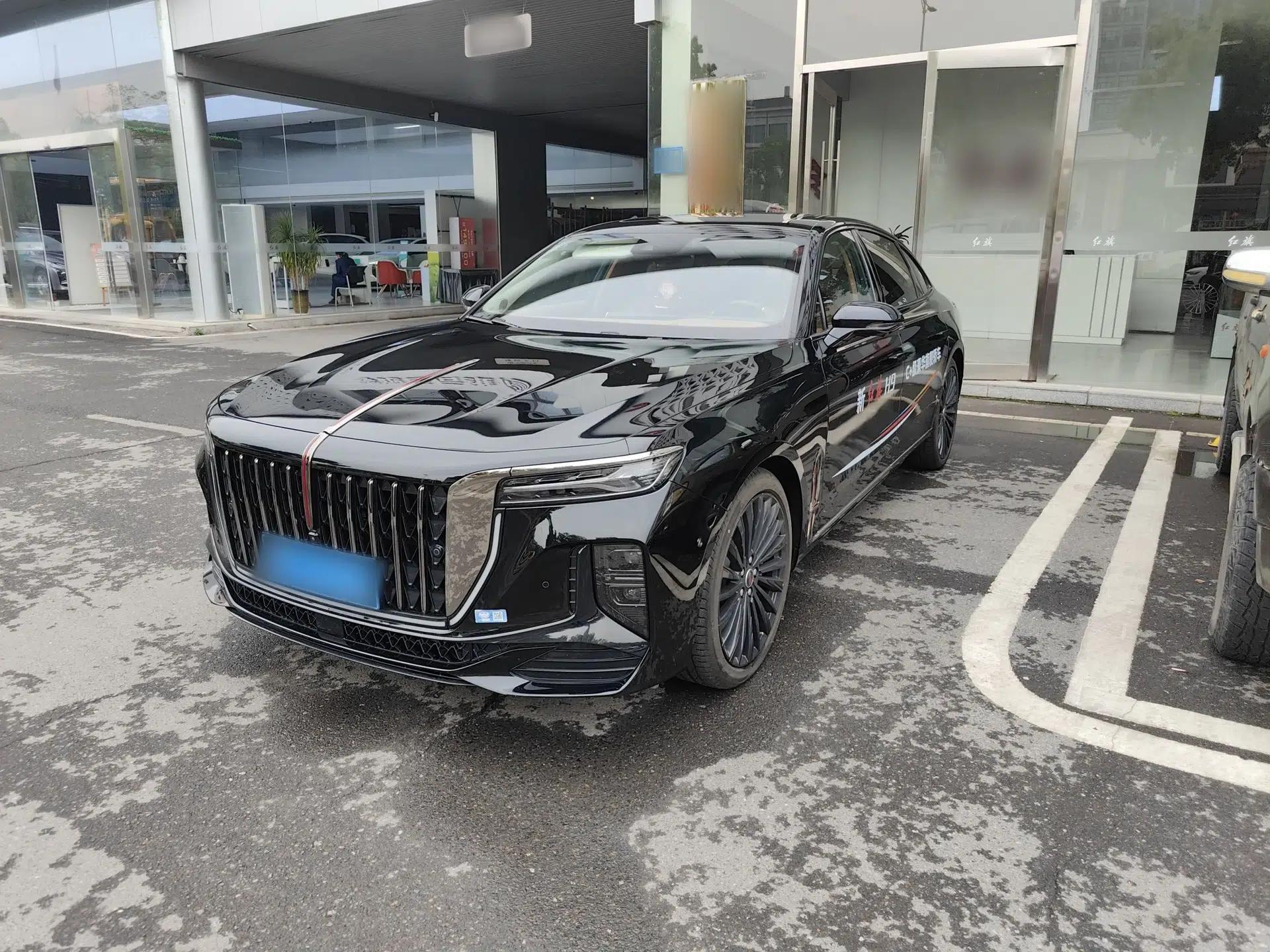 Hongqi H9 2025 2.0T Two-Wheel Drive Flagship Private Enjoyment Fashion Edition 5 Seats — миниатюра 1