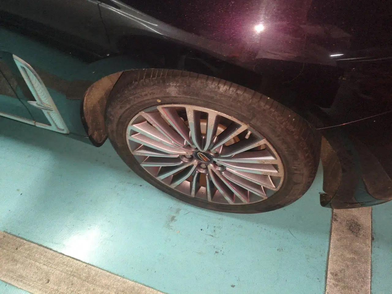 Hongqi H9 2020 2.0T Smart Connect Flagship Edition — миниатюра 8