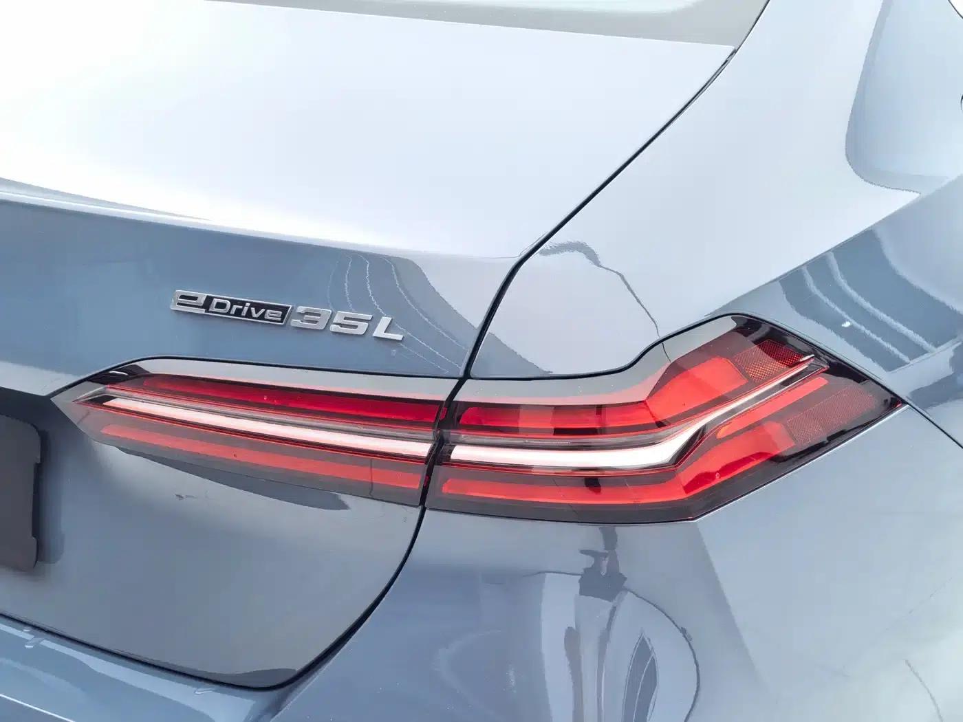 BMW i5 2025 eDrive 35L Luxury Package — миниатюра 7