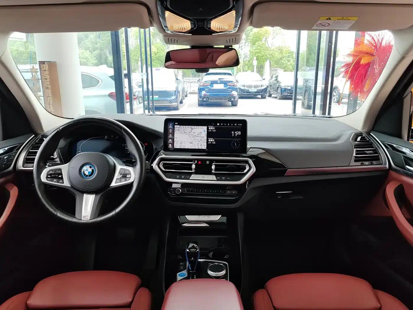 BMW iX3 2022 Leading Edition — миниатюра 10