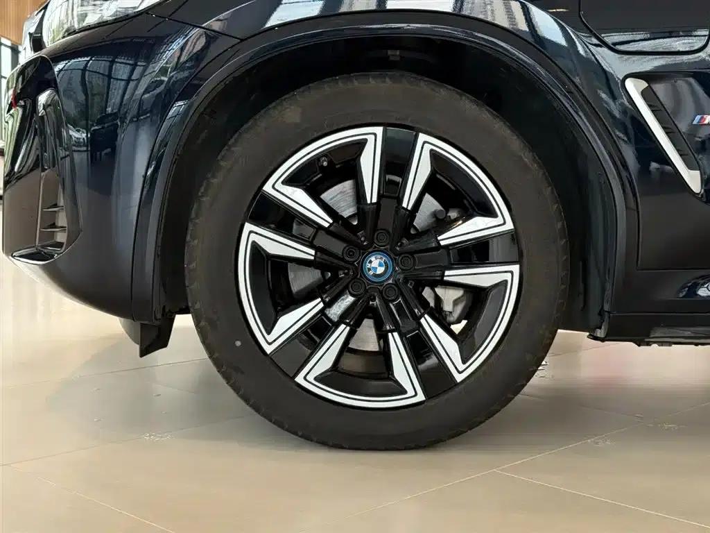 BMW iX3 2022 Leading Edition — миниатюра 11