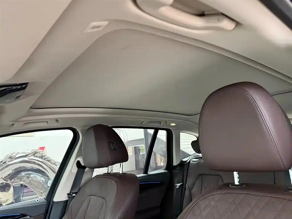 BMW iX3 2022 Leading Edition — миниатюра 3