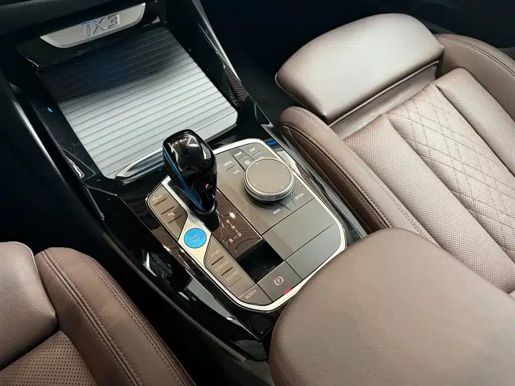 BMW iX3 2022 Leading Edition — миниатюра 5