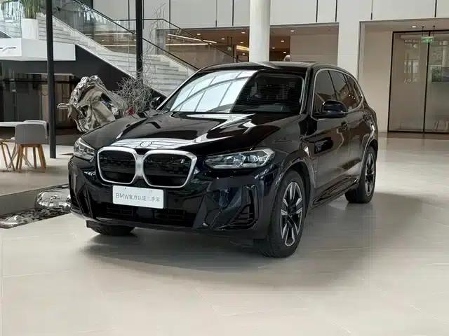 BMW iX3 2022 Leading Edition