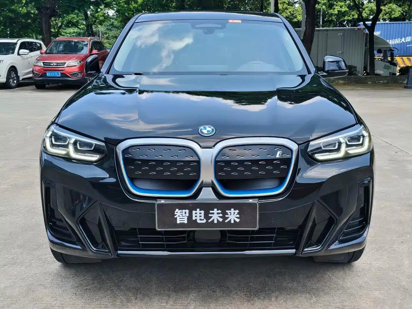 BMW iX3 2022 Leading Edition — миниатюра 3