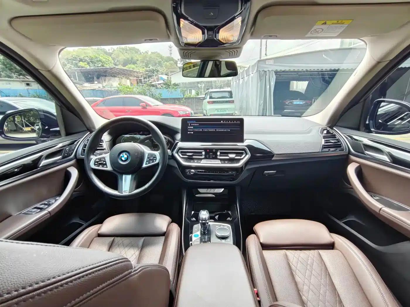BMW iX3 2022 Leading Edition — миниатюра 5