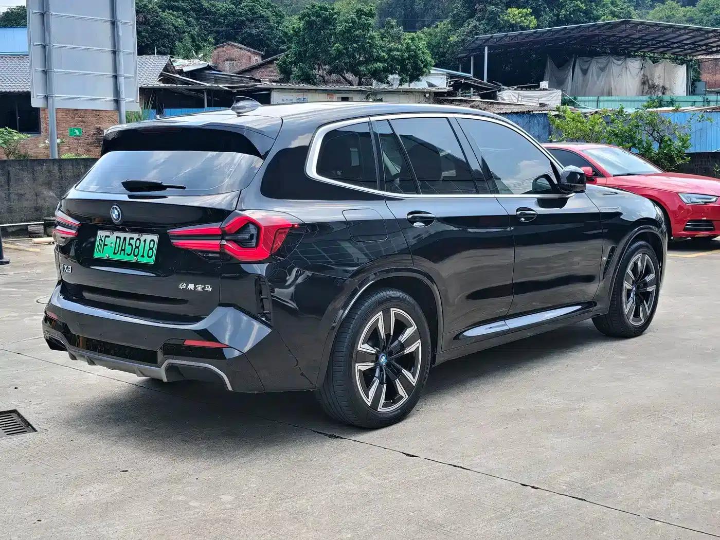 BMW iX3 2022 Leading Edition — миниатюра 7