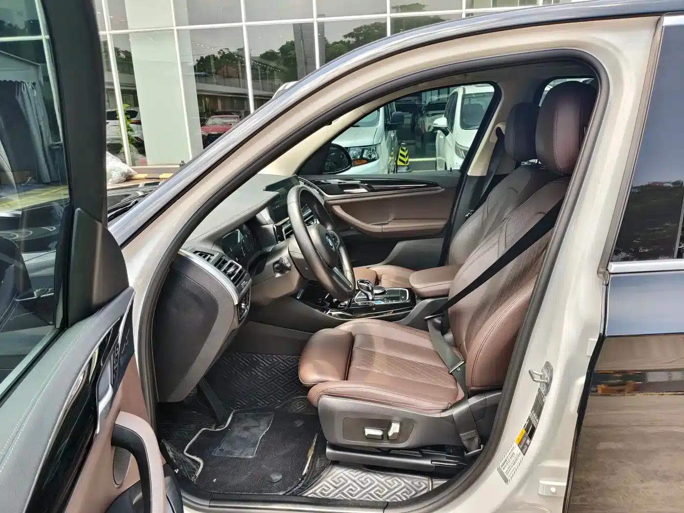BMW iX3 2022 Leading Edition — миниатюра 9