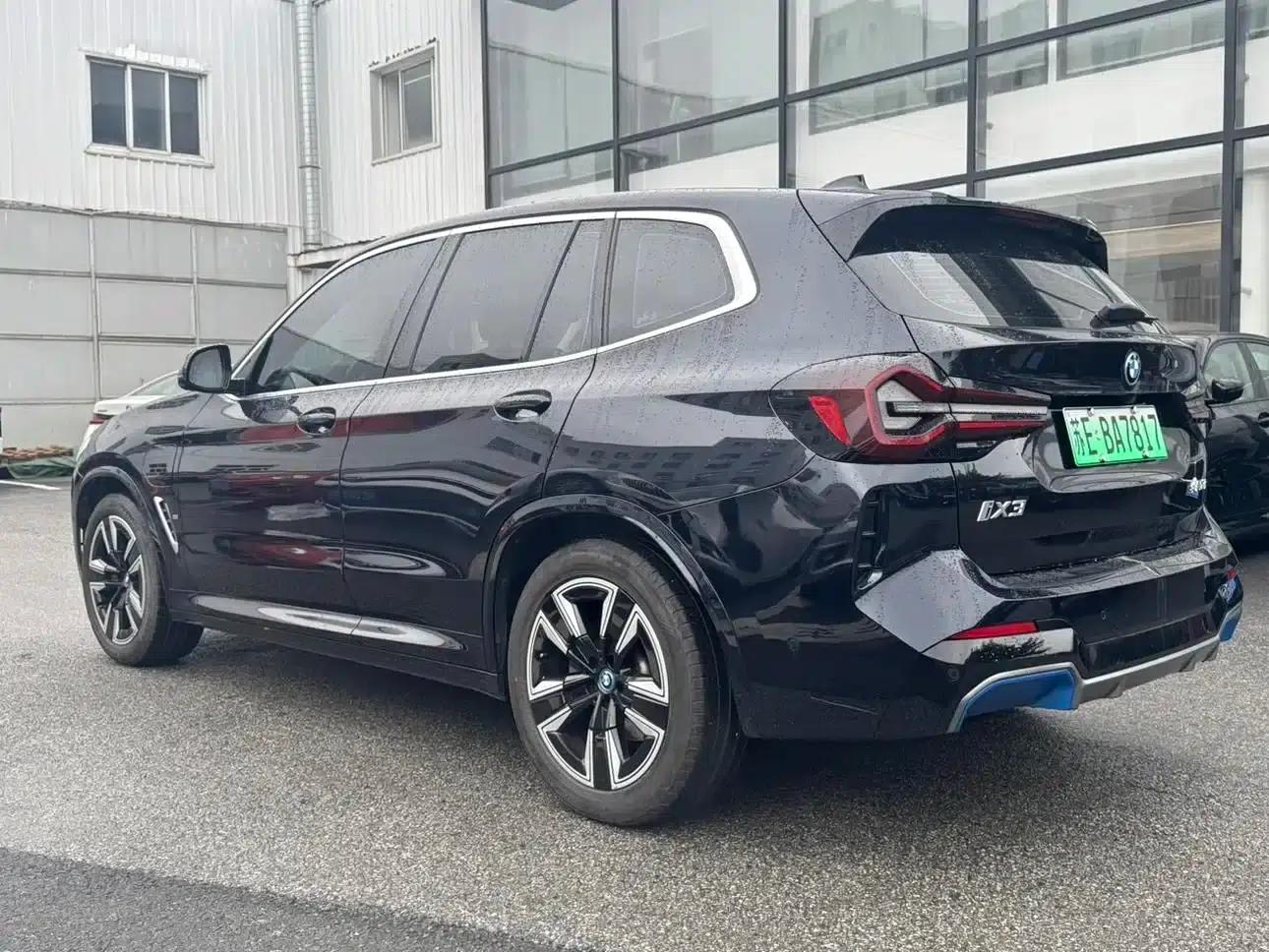 BMW iX3 2022 Facelift Leading Edition — миниатюра 12