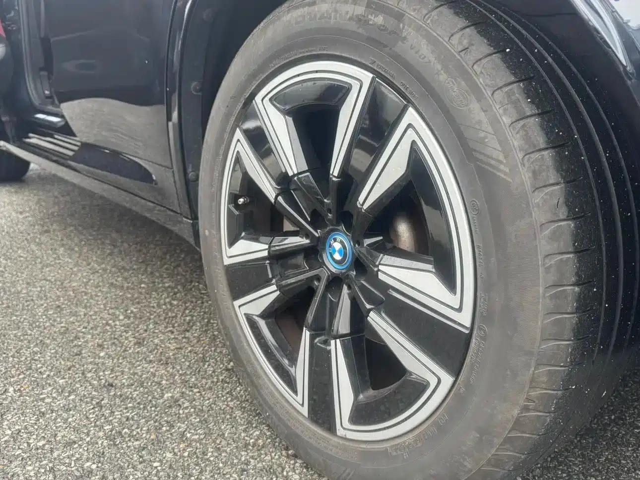 BMW iX3 2022 Facelift Leading Edition — миниатюра 14