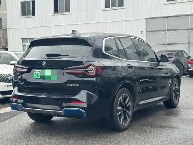 BMW iX3 2022 Facelift Leading Edition — миниатюра 3