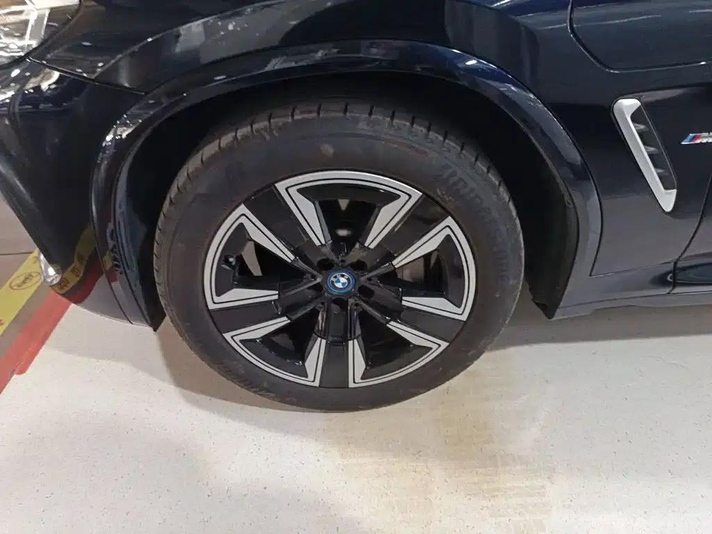 BMW iX3 2023 Leading Edition — миниатюра 25