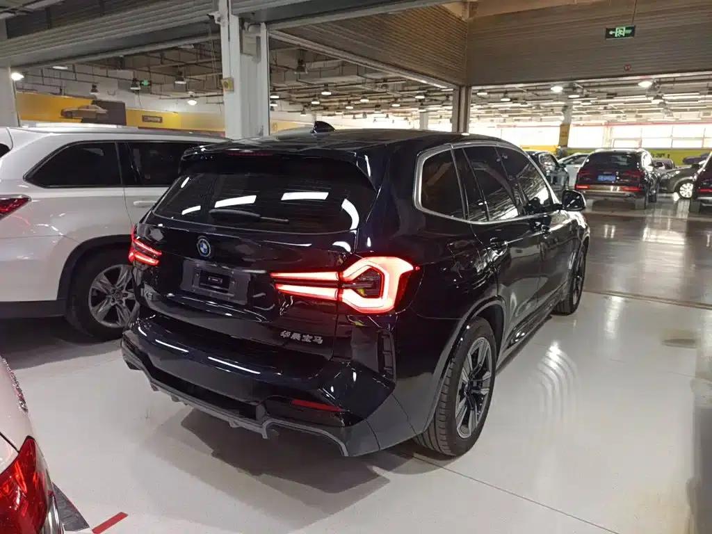 BMW iX3 2023 Leading Edition — миниатюра 5
