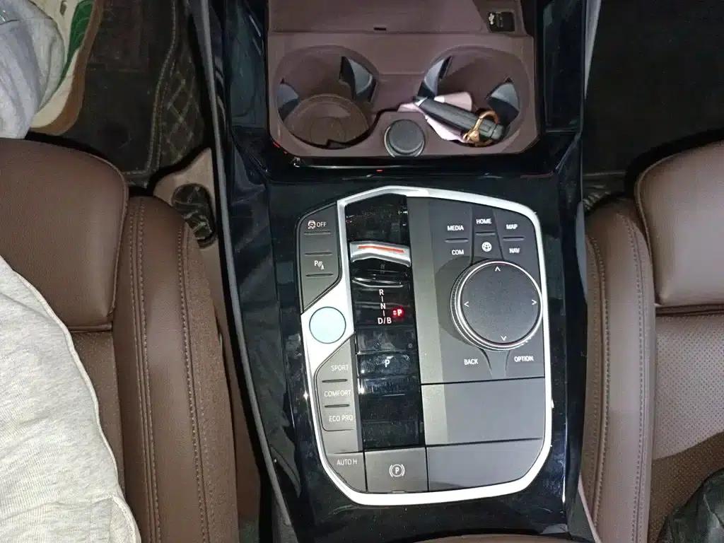 BMW iX3 2023 Leading Edition — миниатюра 10