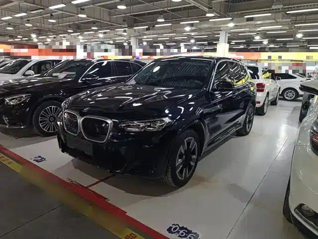 BMW iX3 2023 Leading Edition