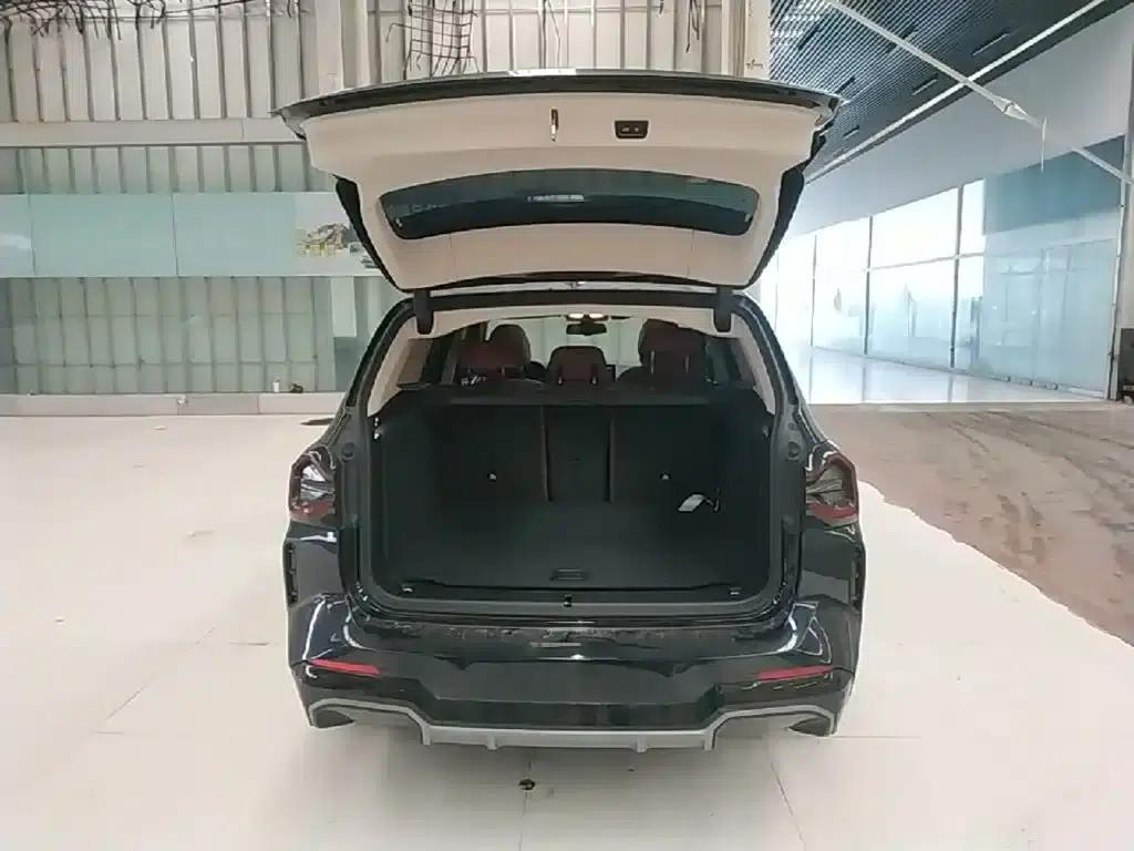 BMW iX3 2023 Leading Edition — миниатюра 19