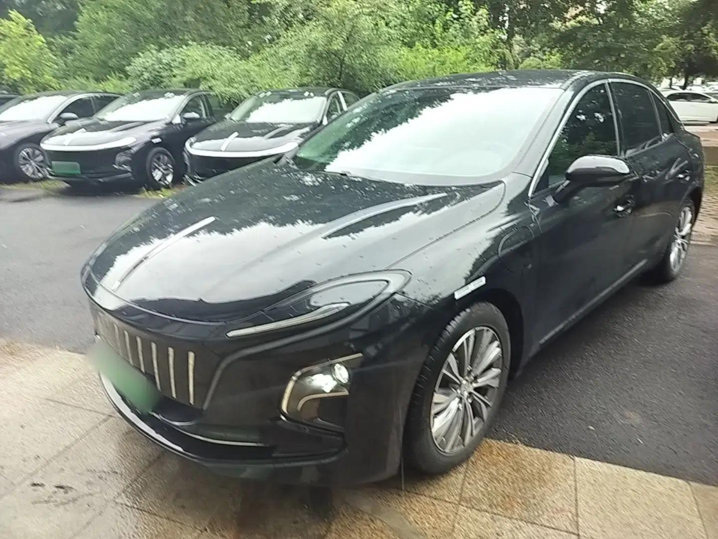 Hongqi E-QM5 2022 431 km Charge & Enjoy Edition — миниатюра 1
