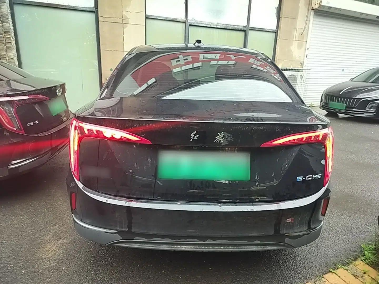 Hongqi E-QM5 2022 431 km Charge & Enjoy Edition — миниатюра 5