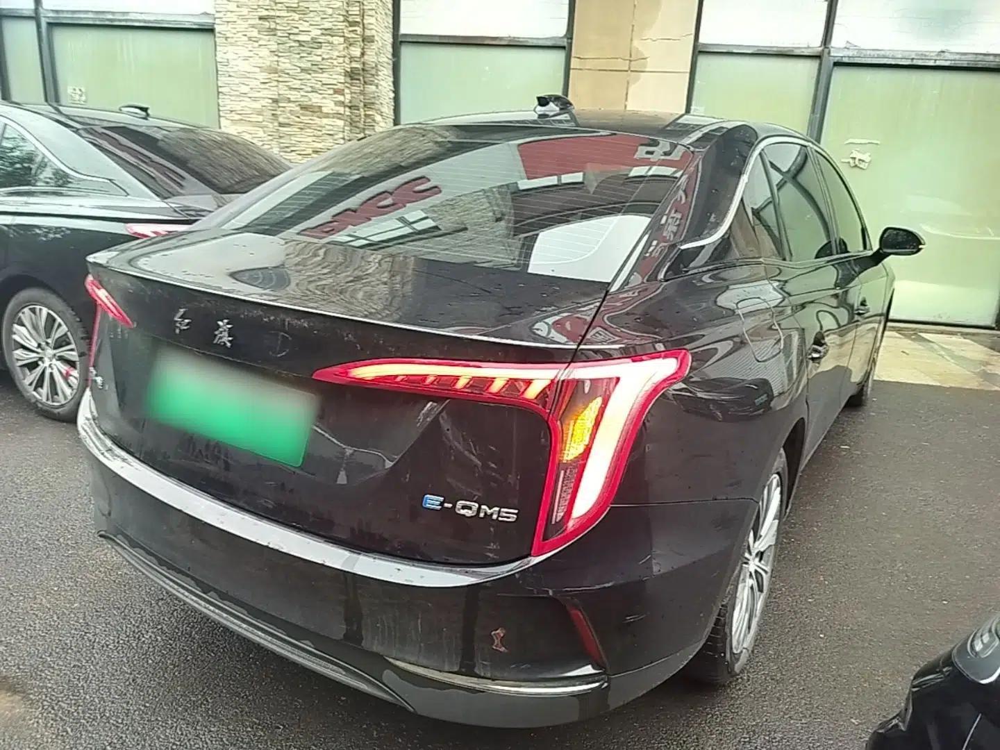 Hongqi E-QM5 2022 431 km Charge & Enjoy Edition — миниатюра 6