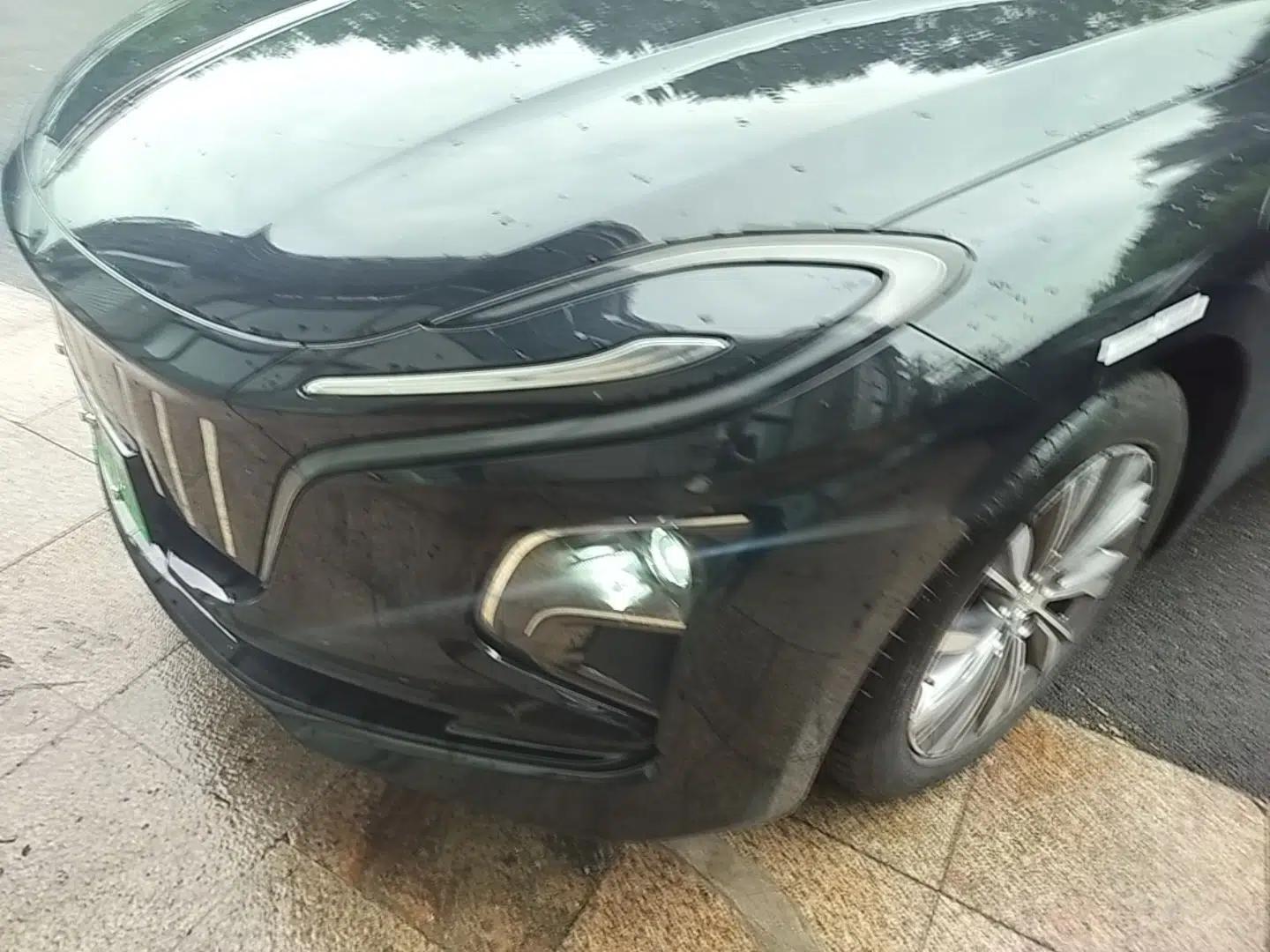 Hongqi E-QM5 2022 431 km Charge & Enjoy Edition — миниатюра 8