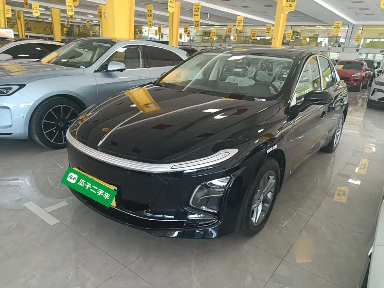 Hongqi E-QM5 2025 500km Range Commuter Version — миниатюра 1