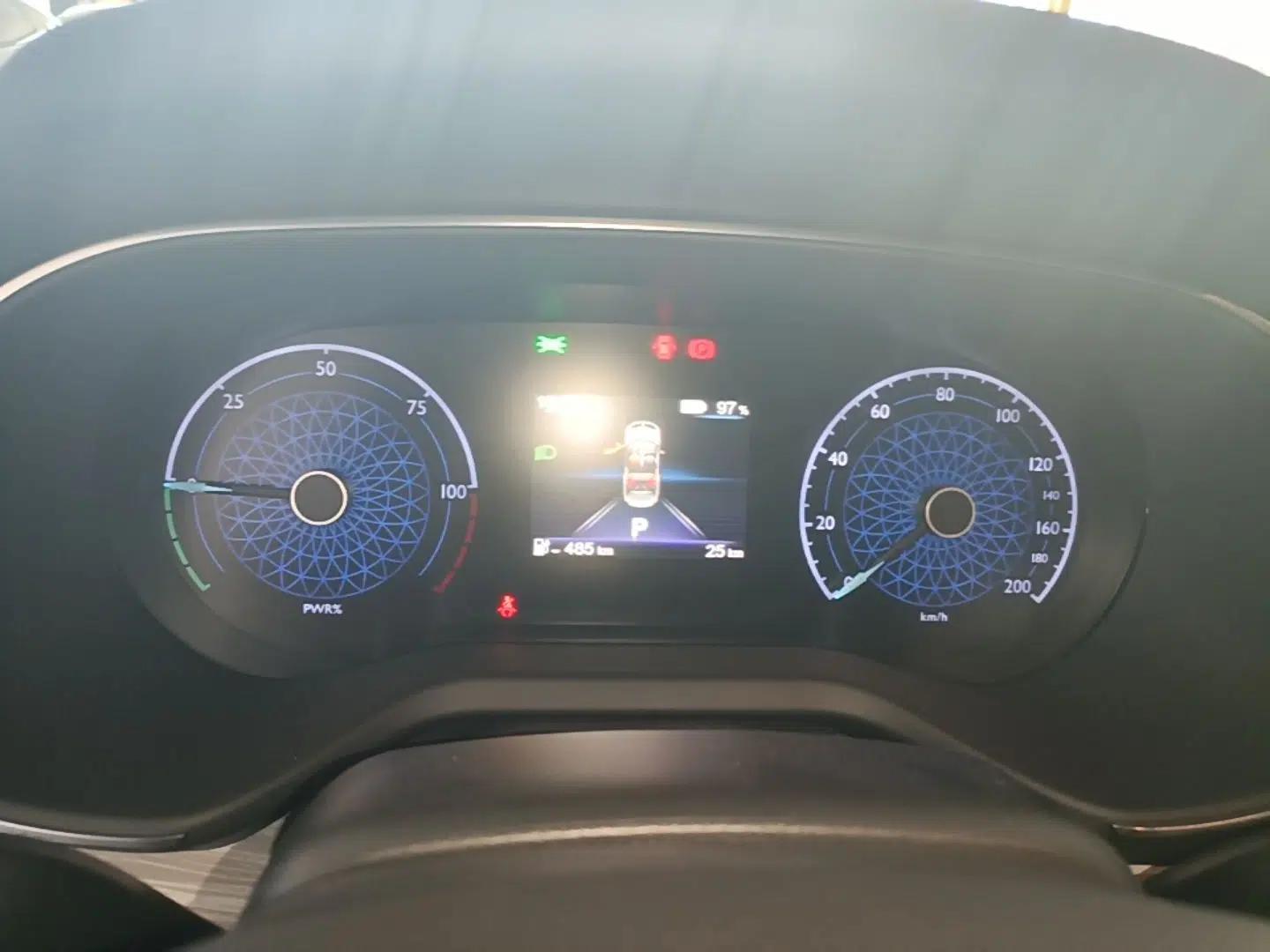 Hongqi E-QM5 2025 500km Range Commuter Version — миниатюра 19