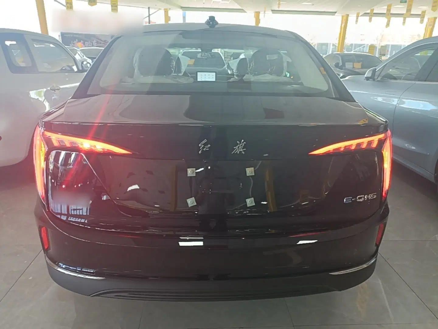 Hongqi E-QM5 2025 500km Range Commuter Version — миниатюра 5