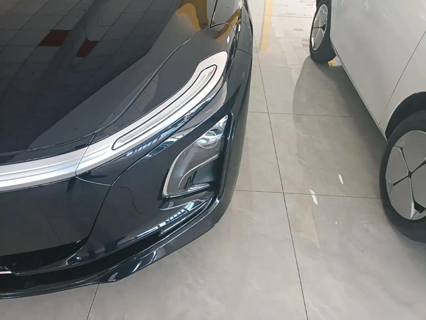 Hongqi E-QM5 2025 500km Range Commuter Version — миниатюра 8