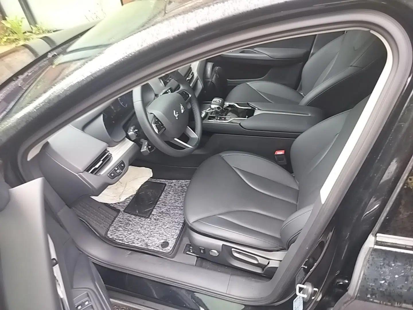 Hongqi E-QM5 2024 610 km PLUS — миниатюра 18