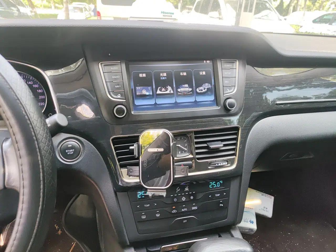 Hongqi H7 H7 2018 Model 1.8L Automatic 5-Seater — миниатюра 13
