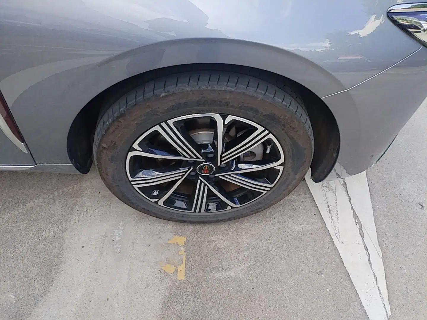 Hongqi H5 PHEV 2025 170 Super Hybrid Version — миниатюра 5