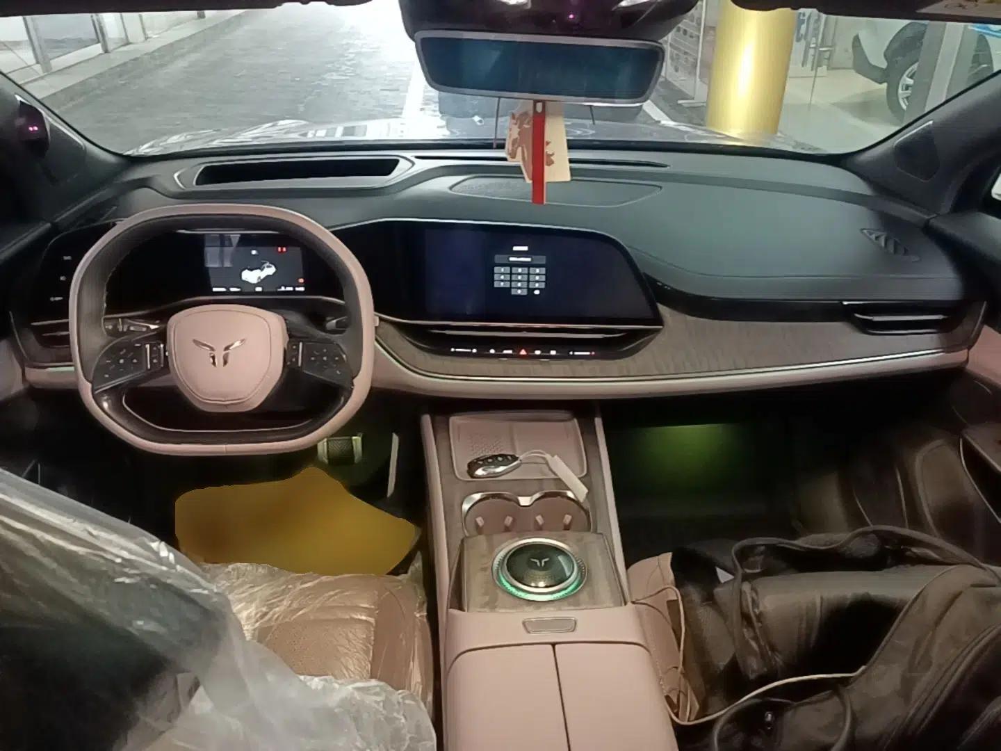 Hongqi Tiangong 08 2025 680 Ultra Four-Wheel-Drive Version — миниатюра 12