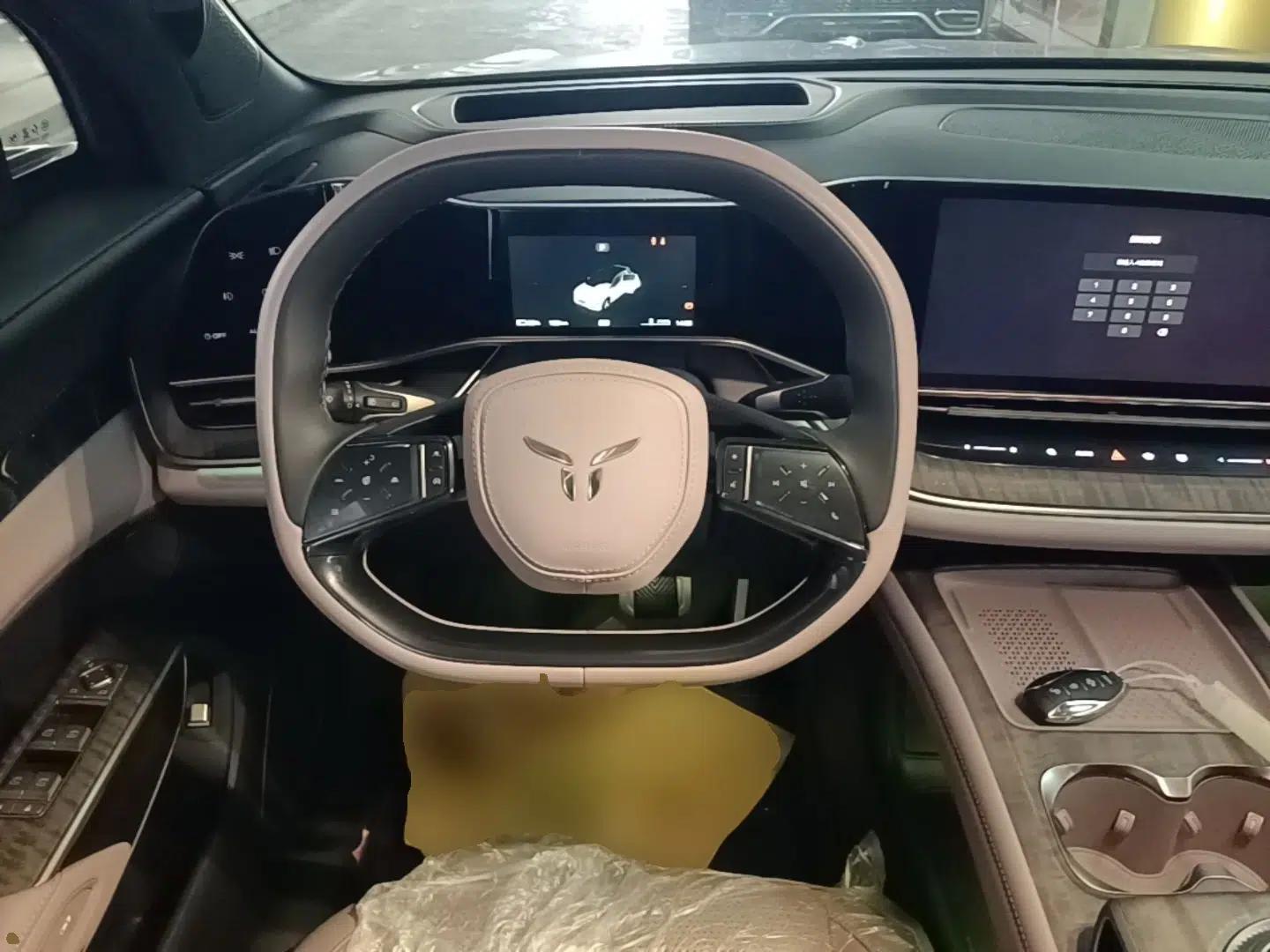 Hongqi Tiangong 08 2025 680 Ultra Four-Wheel-Drive Version — миниатюра 13
