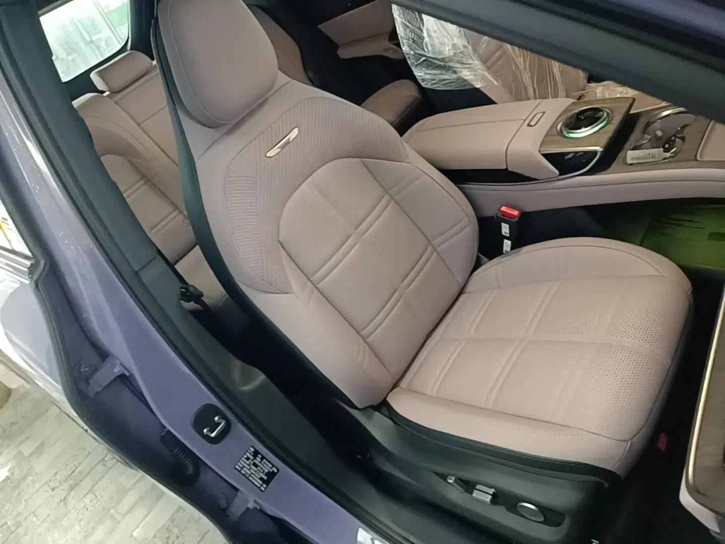 Hongqi Tiangong 08 2025 680 Ultra Four-Wheel-Drive Version — миниатюра 19