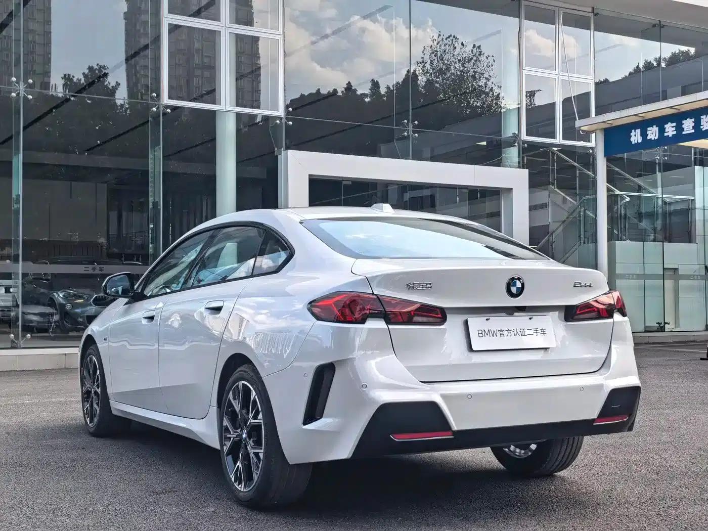 2025 BMW 2 Series 225L M Sport Package — миниатюра 8