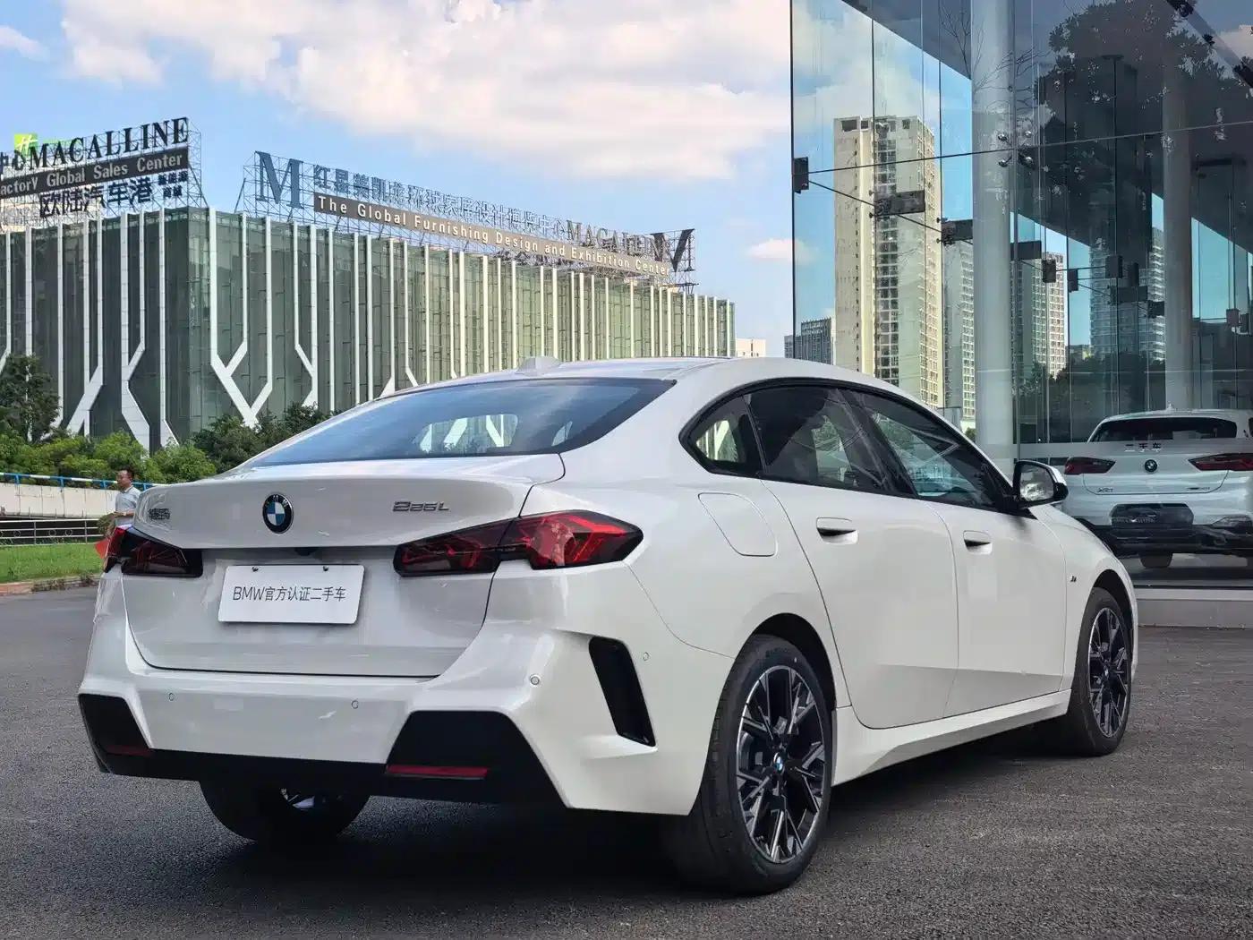 2025 BMW 2 Series 225L M Sport Package — миниатюра 9