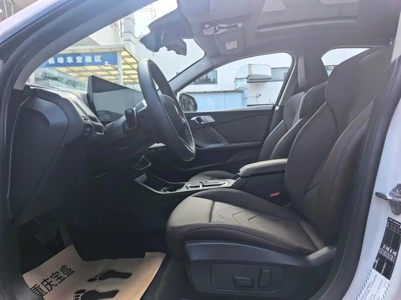 2025 BMW 2 Series 225L M Sport Package — миниатюра 10