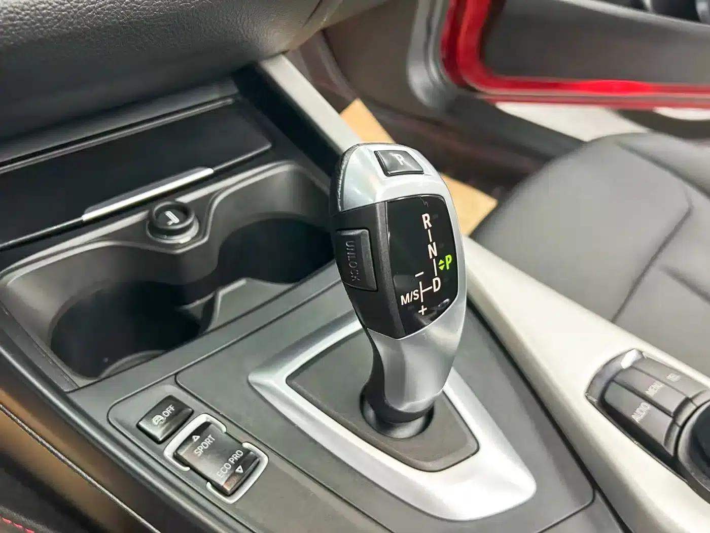BMW 2 Series (Imported) 2015 220i Convertible Coupe Leading Model — миниатюра 17