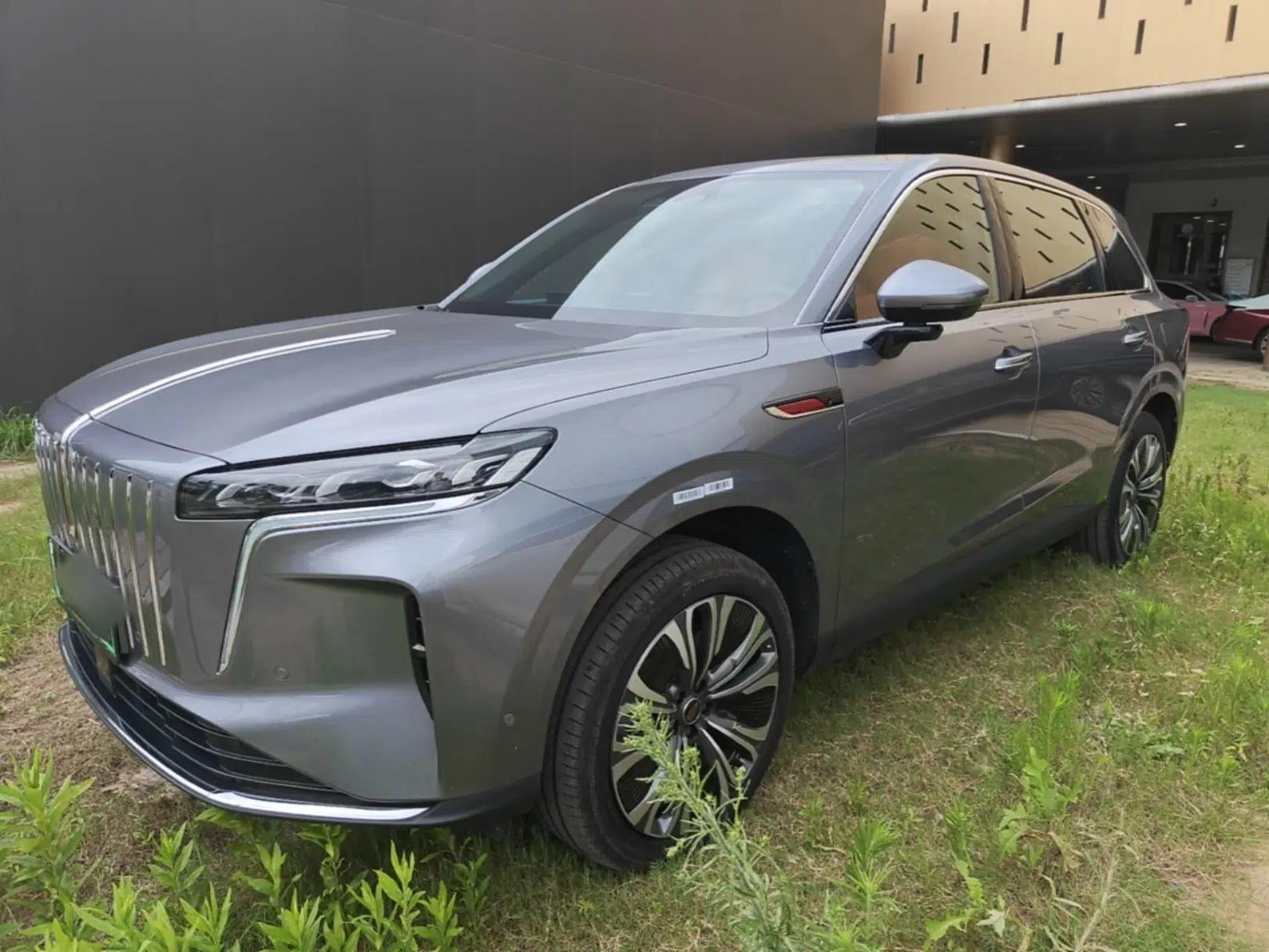 Hongqi HS6 PHEV 2026 220 All-Wheel Drive Smart Hybrid Version — миниатюра 1