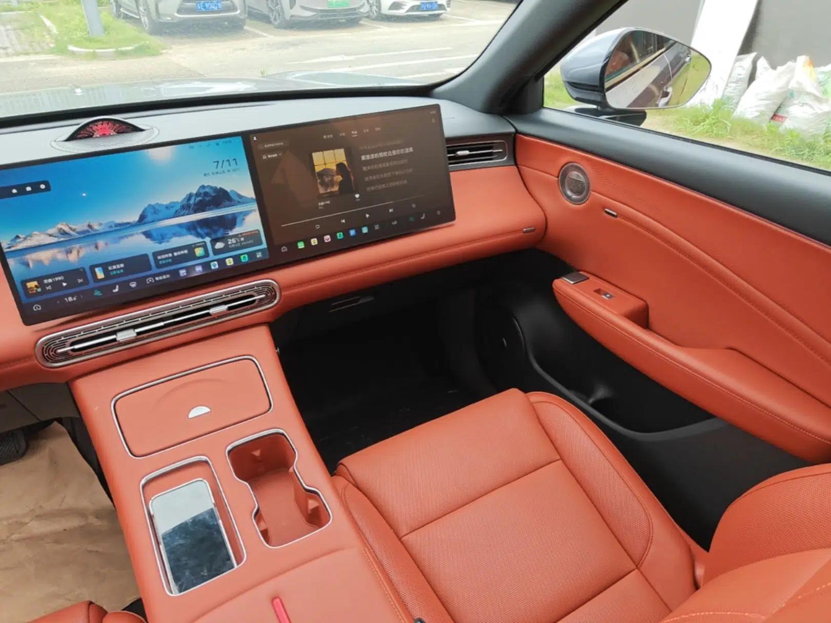 Hongqi HS6 PHEV 2026 220 All-Wheel Drive Smart Hybrid Version — миниатюра 15