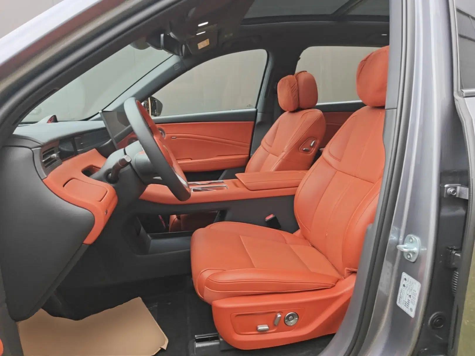 Hongqi HS6 PHEV 2026 220 All-Wheel Drive Smart Hybrid Version — миниатюра 17