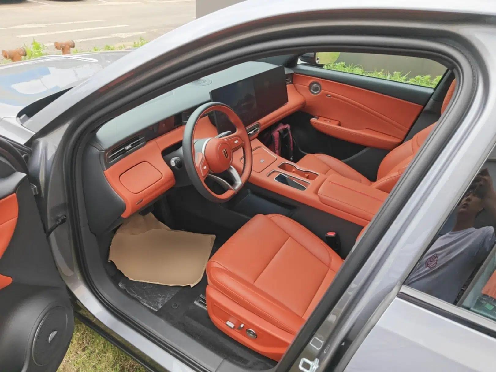 Hongqi HS6 PHEV 2026 220 All-Wheel Drive Smart Hybrid Version — миниатюра 18