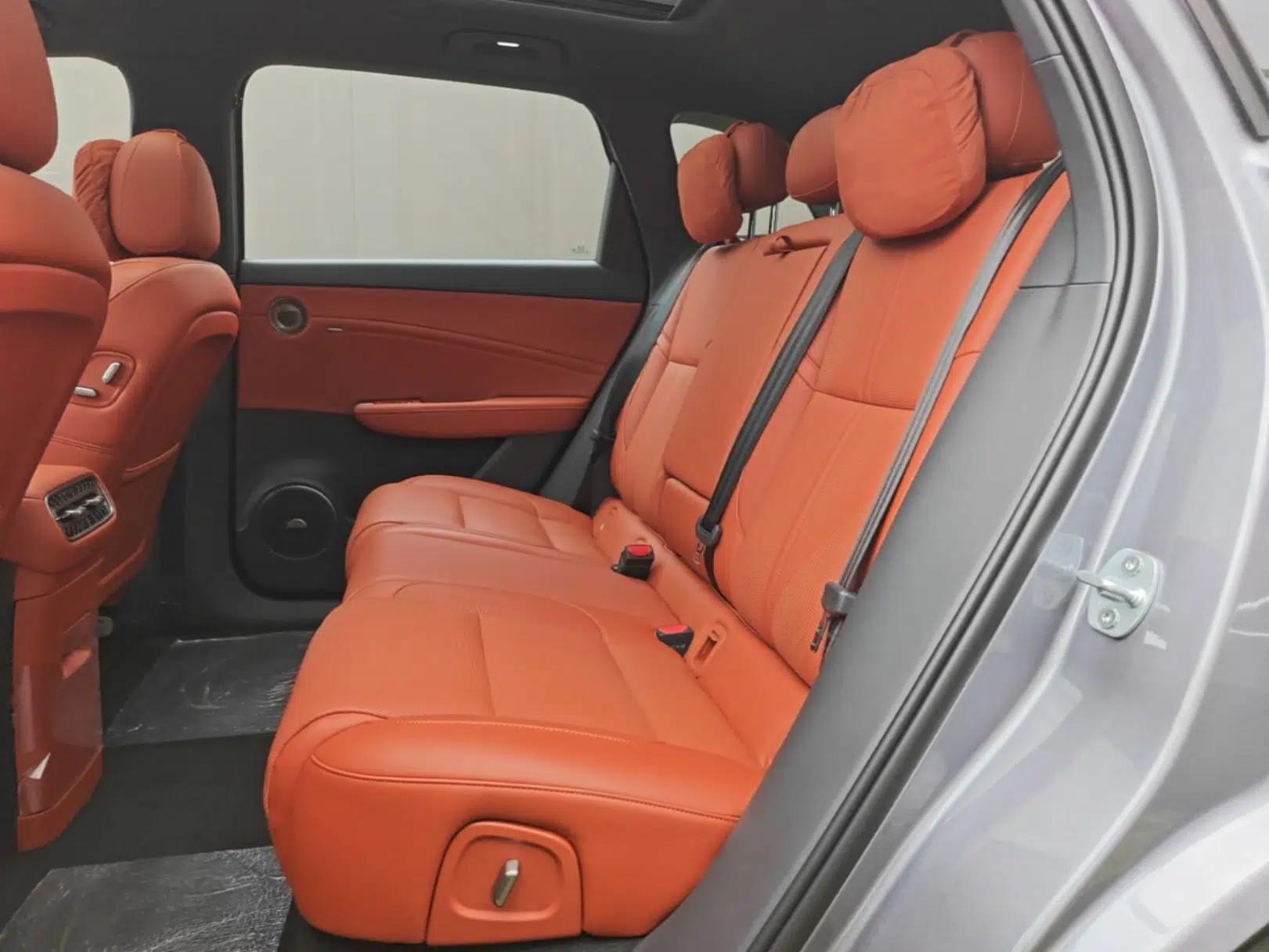 Hongqi HS6 PHEV 2026 220 All-Wheel Drive Smart Hybrid Version — миниатюра 20
