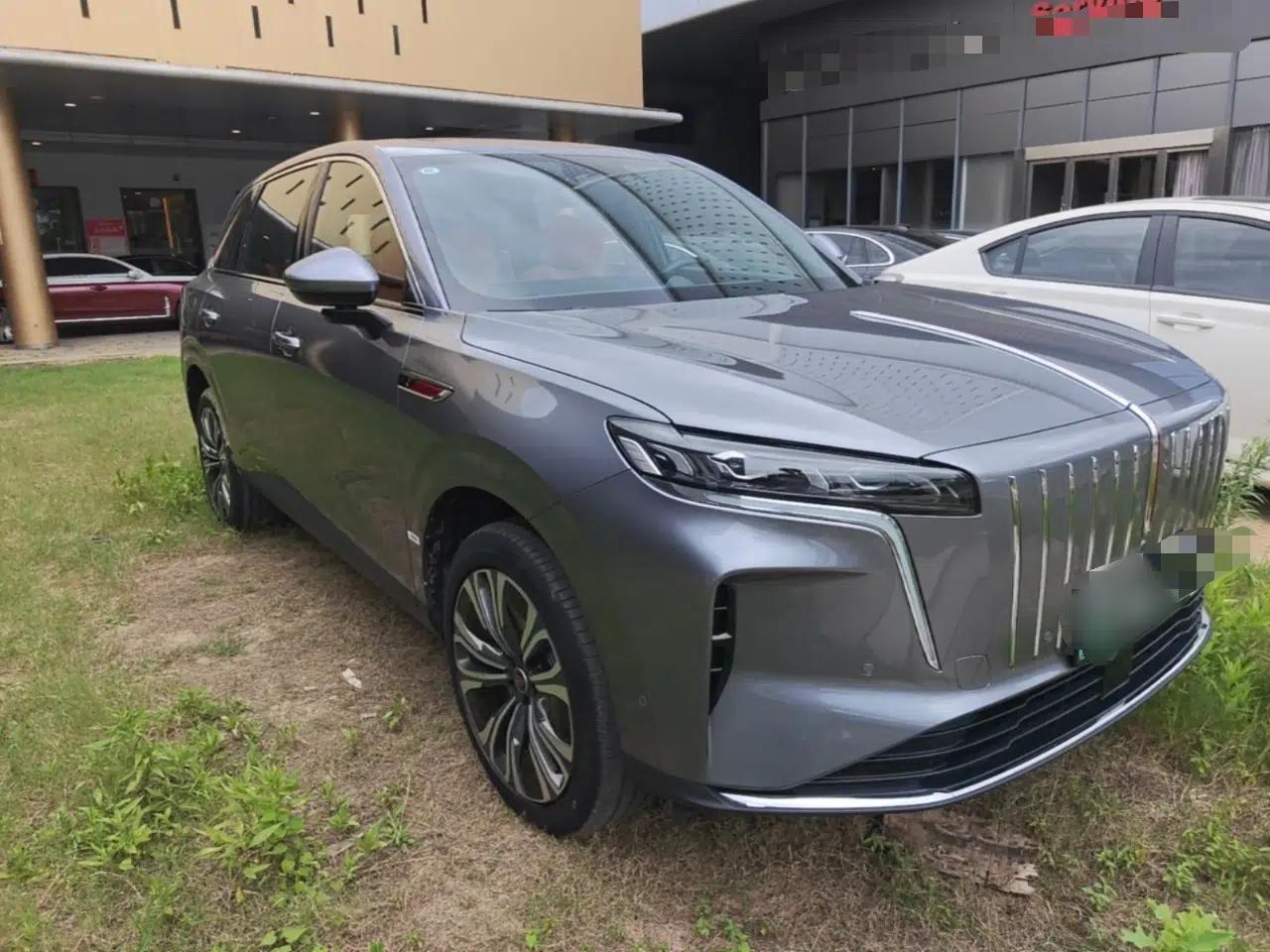Hongqi HS6 PHEV 2026 220 All-Wheel Drive Smart Hybrid Version — миниатюра 3