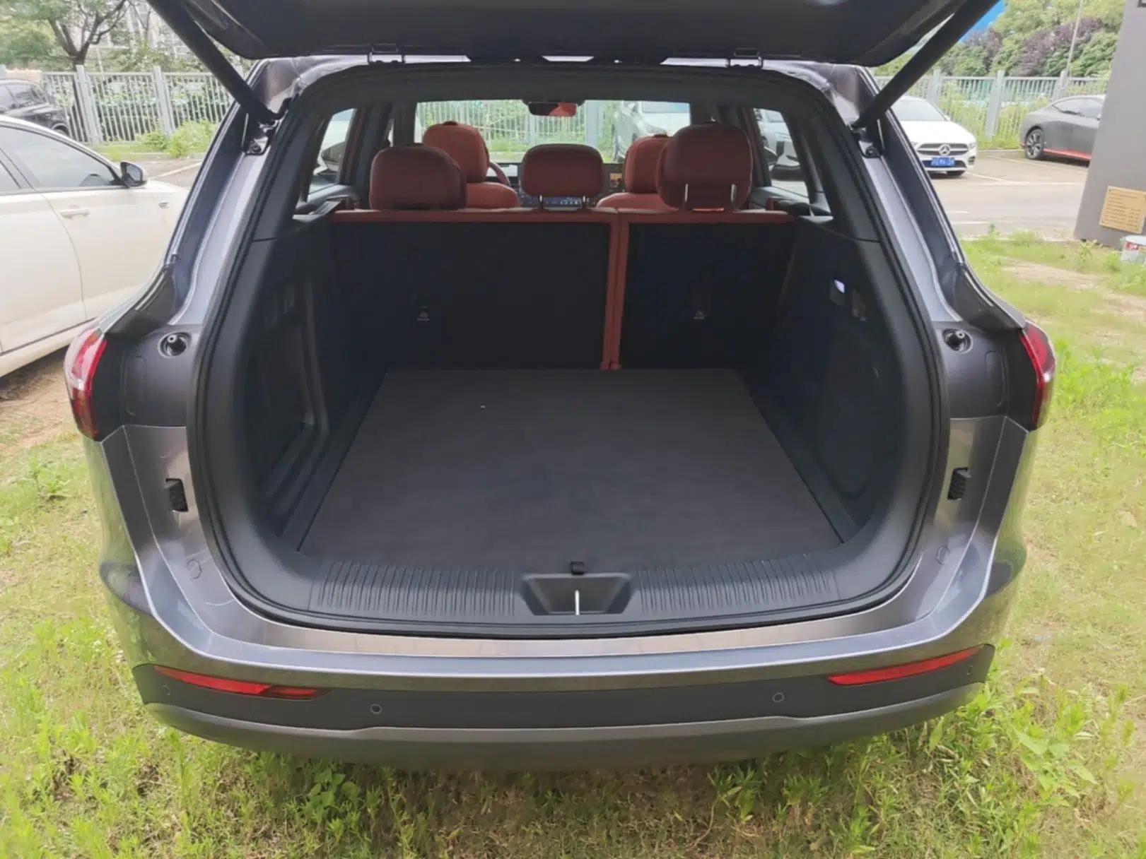 Hongqi HS6 PHEV 2026 220 All-Wheel Drive Smart Hybrid Version — миниатюра 22