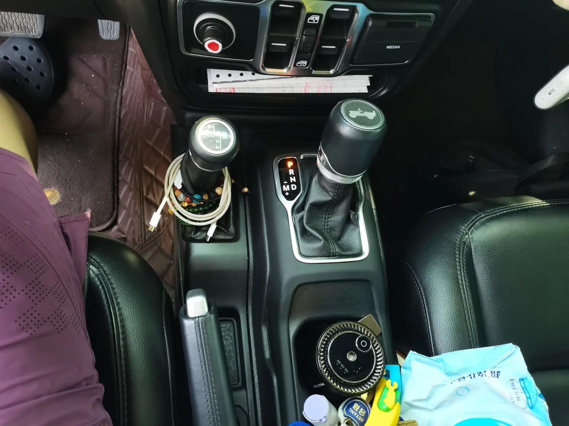 Jeep Wrangler 2022 2.0T High Altitude Four-Door Edition — миниатюра 14