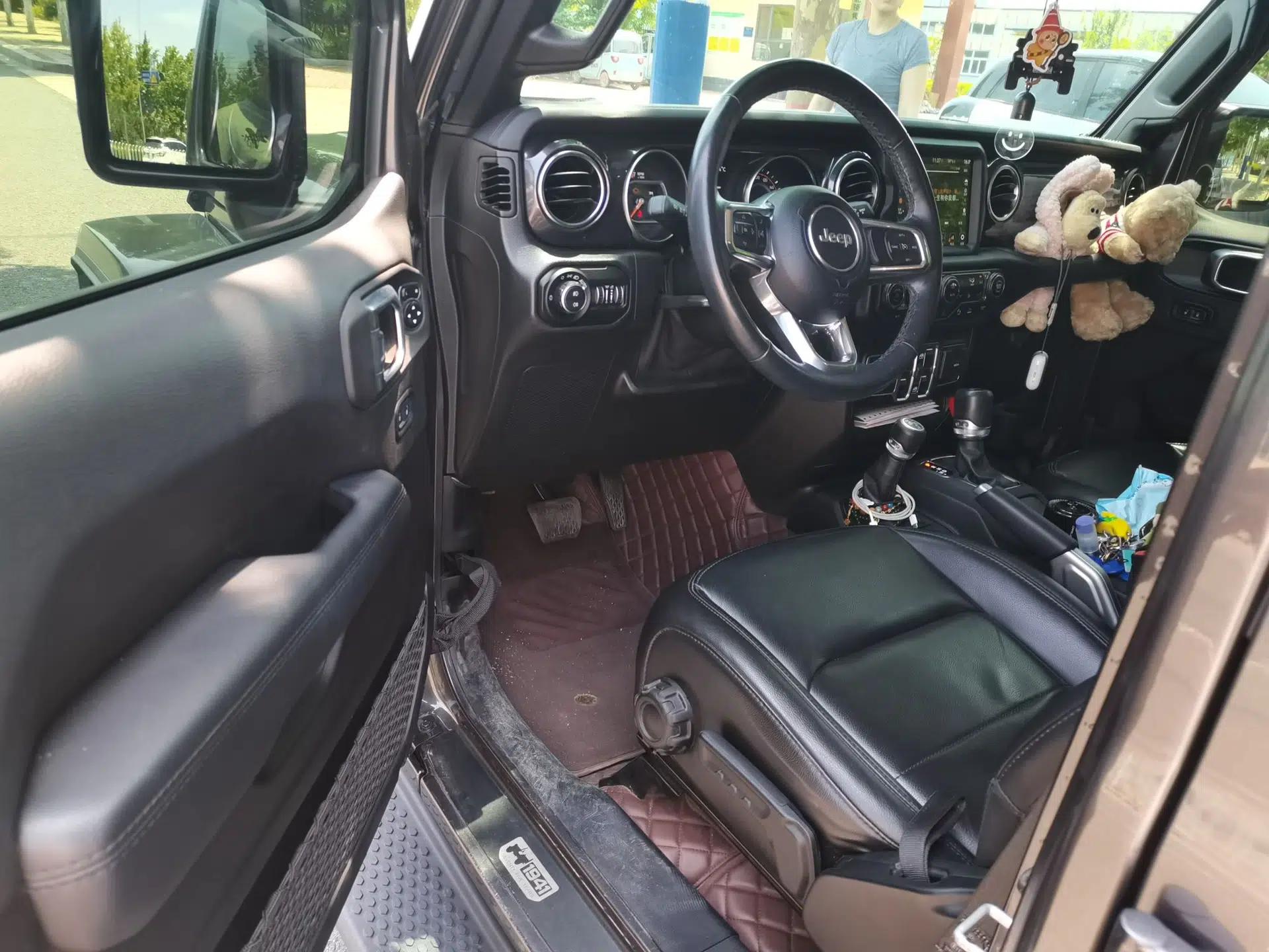 Jeep Wrangler 2022 2.0T High Altitude Four-Door Edition — миниатюра 16