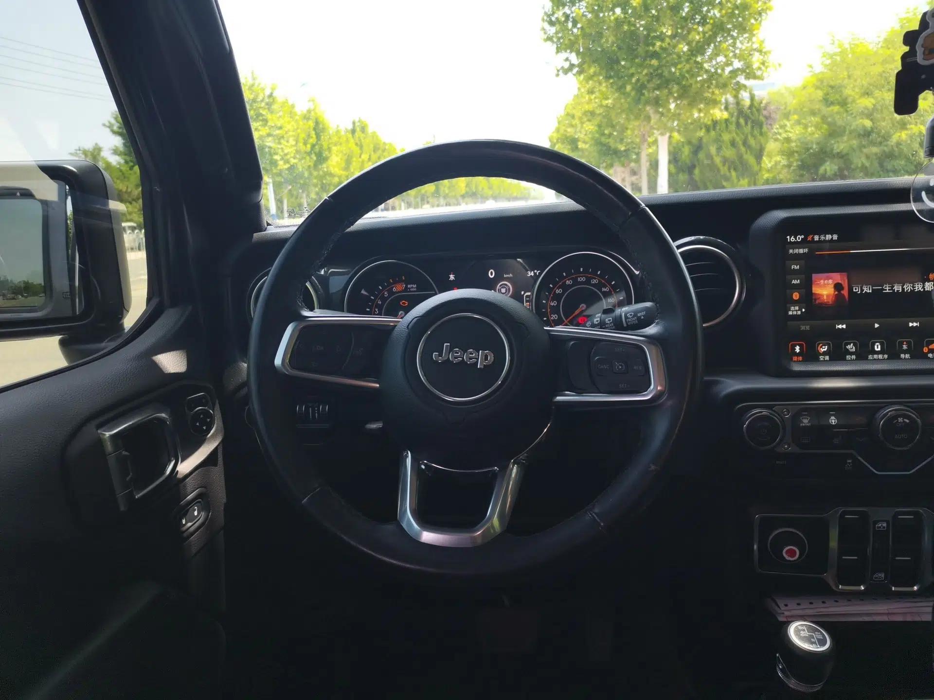 Jeep Wrangler 2022 2.0T High Altitude Four-Door Edition — миниатюра 10
