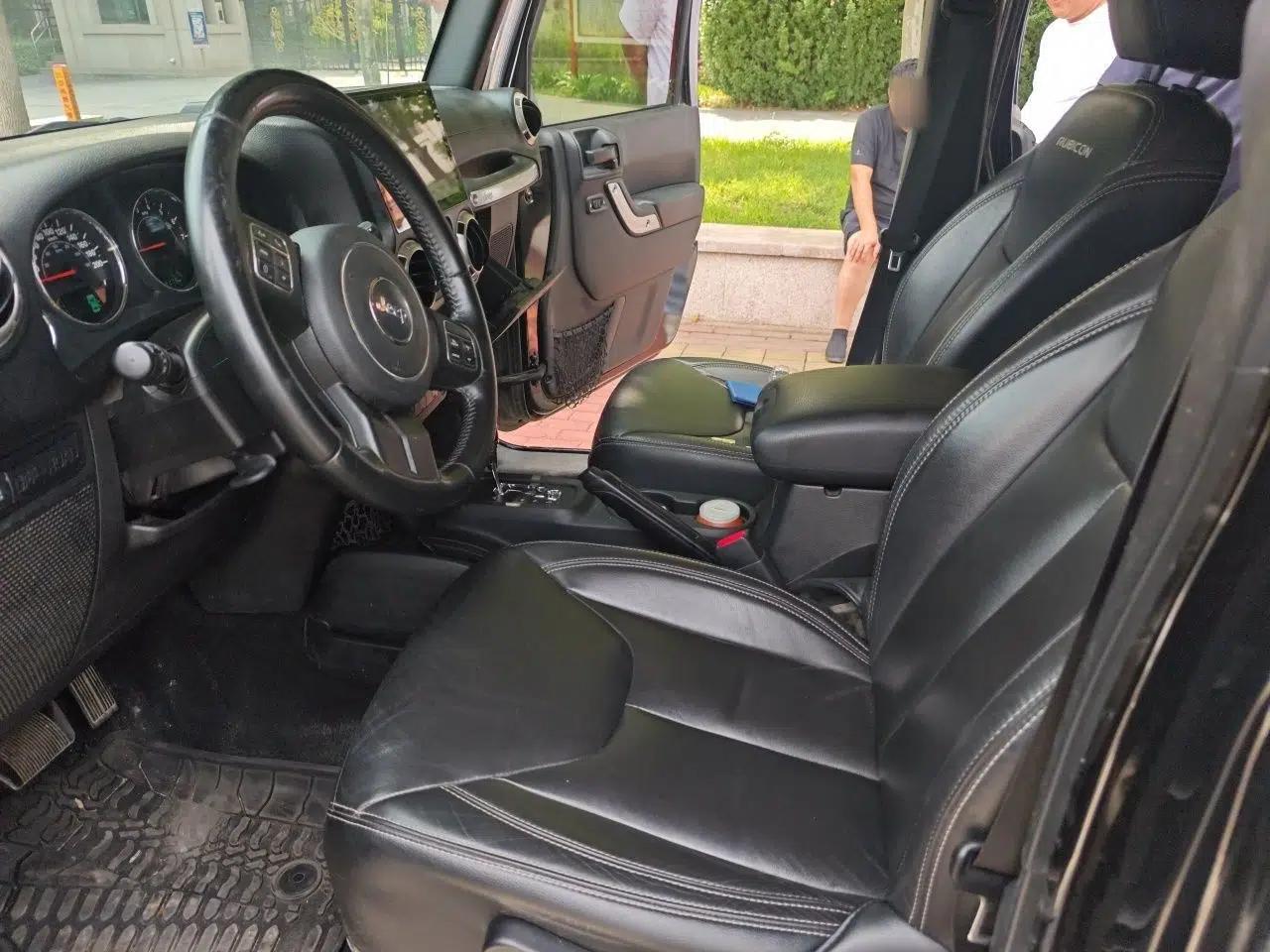 Jeep Wrangler 2017 3.6L Rubicon Four-Door Comfort Edition — миниатюра 15