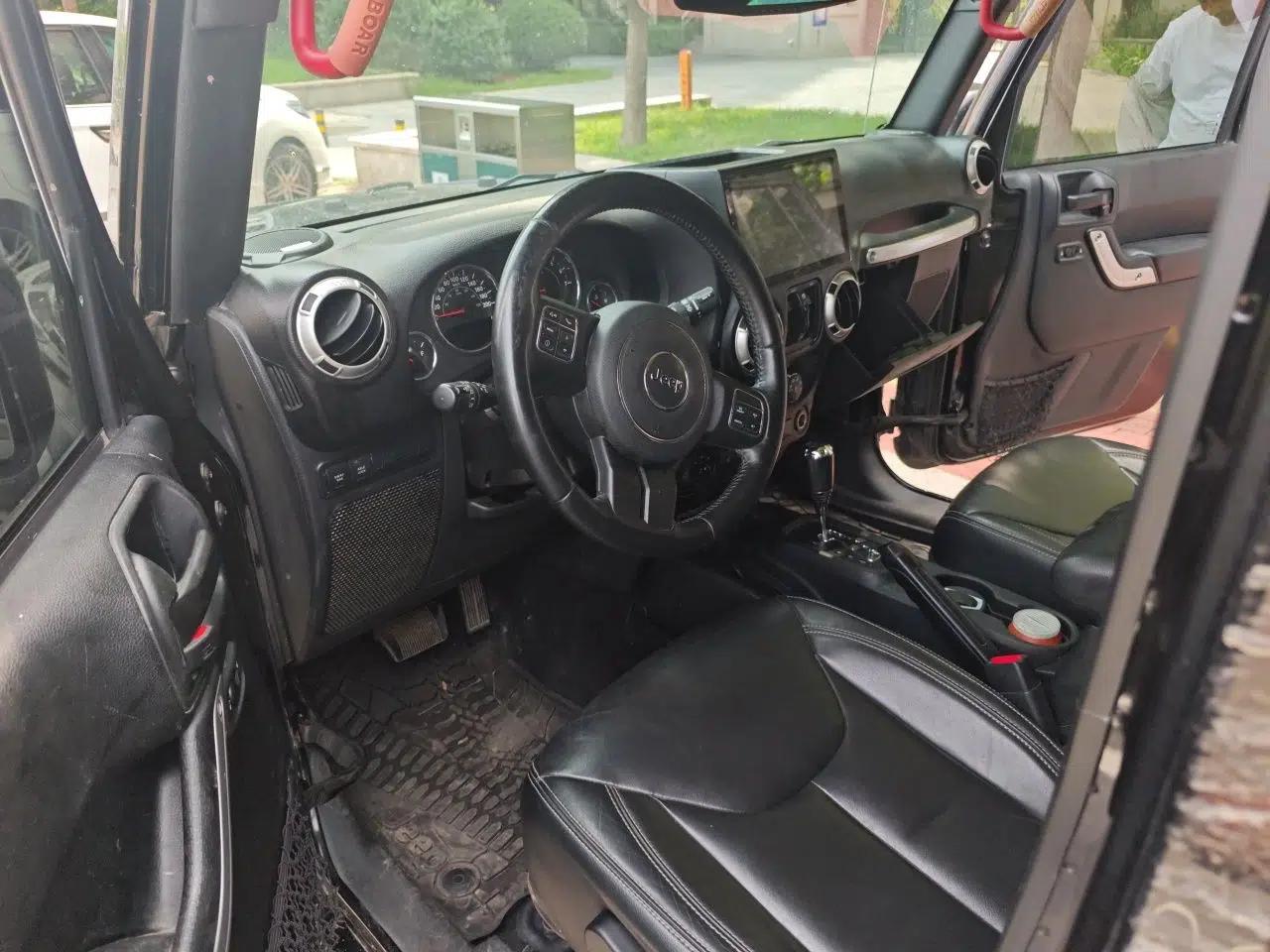 Jeep Wrangler 2017 3.6L Rubicon Four-Door Comfort Edition — миниатюра 16